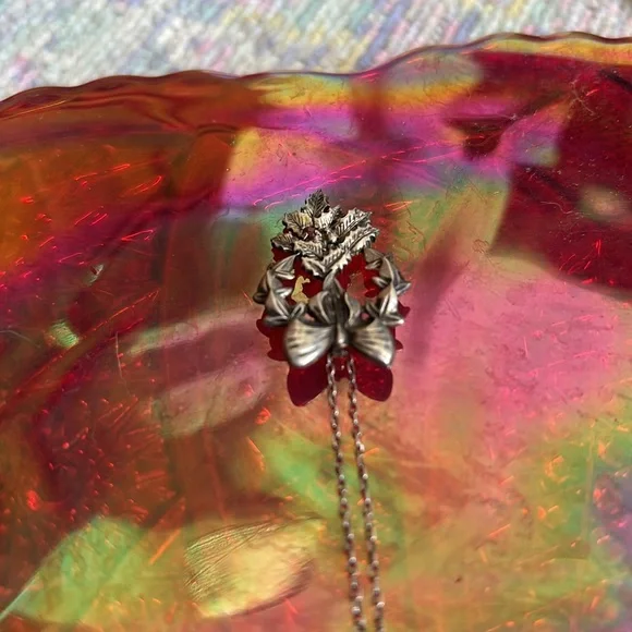 Vintage 1982 Sterling silver Franklin Mint “The Love So True” Ruby Bow Pendant - Picture 9 of 11